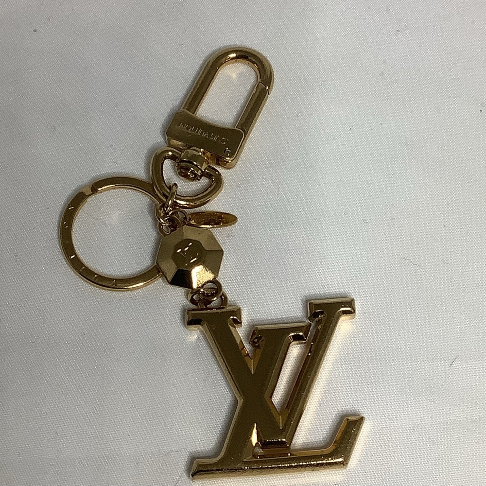Louis Vuitton Gold Monogram Keychain - Picture 3 of 11